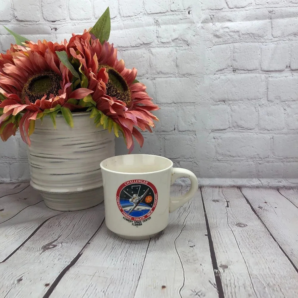 vtg NASA challenger mug crippen fabian hauck ride thagard kennedy space center